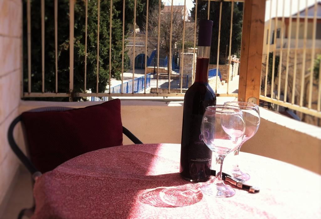 Hotel Off The Square Safed Esterno foto
